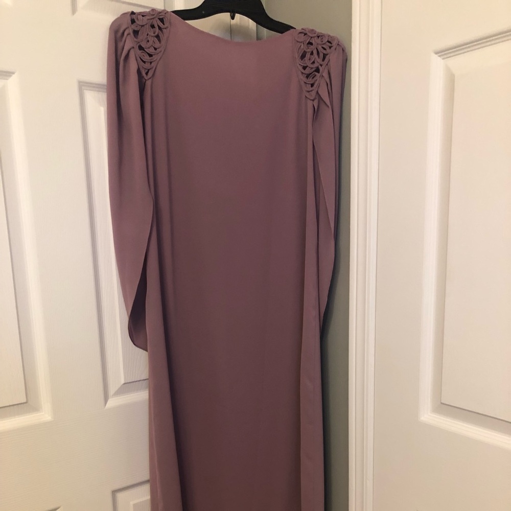 Women’s elegant long lilac maxi dress.